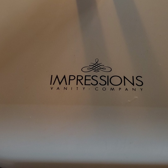 NWOB IMPRESSIONS LED touch light mirror - Picture 3 of 3